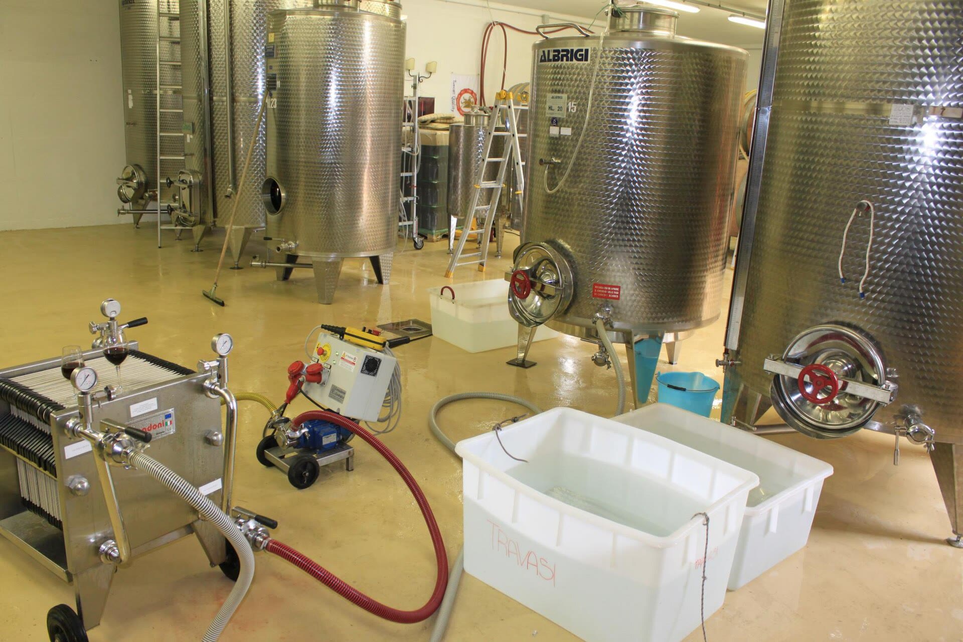 Stainless steel process vessels